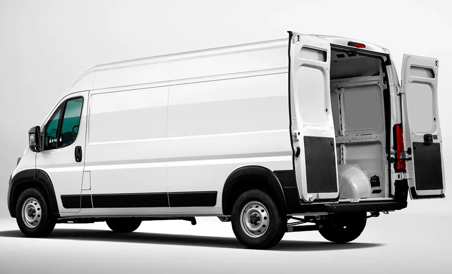 foto890_peugeot-boxer-conteudo-versatilidade-3.webp.webp?v=1754330040