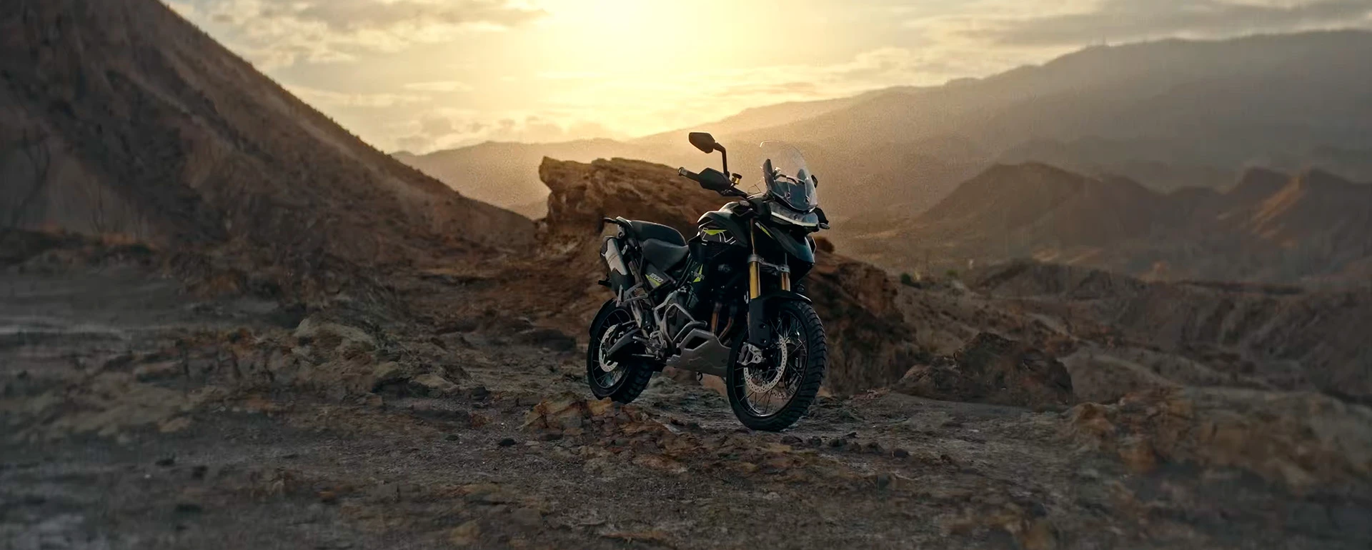 banner_desktop_triumph-tiger1200desert-banner-desktop.webp.webp?v=1772740721?v=1772741008