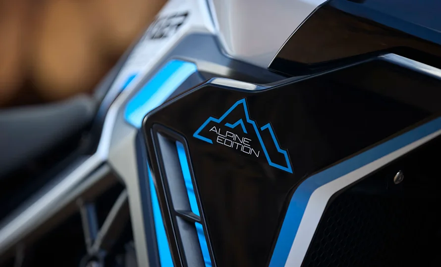 foto890_triumph-tiger900alpine-conteudo-destaques%20%286%29.webp.webp?v=1772738675