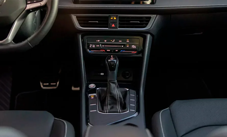 foto890_volkswagen-taos-conforto-conteudo%20%281%29.webp.webp?v=1769441266?v=1769453779?v=1769453805