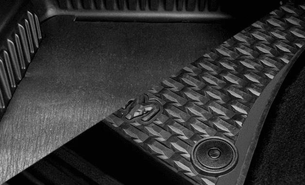 COMBO DE PROTEÇÃO INTERNA:
TAPETE CONCHA + TAPETE DE CAÇAMBA
