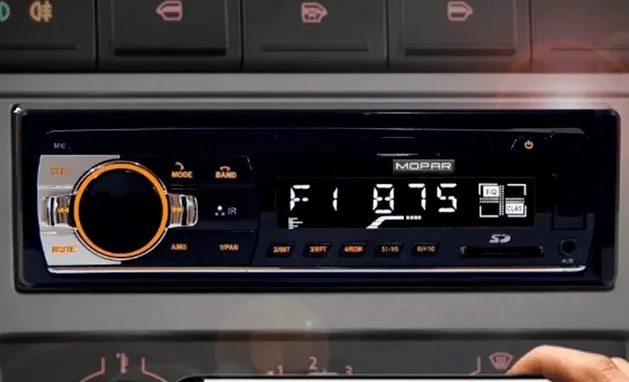 RÁDIO MOPAR LOW