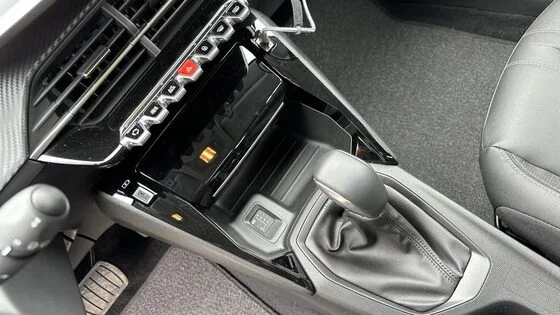 Câmbio automático: deixar em Drive ou em Neutro no semáforo? Câmbio automático: deixar em Drive ou em Neutro no semáforo?