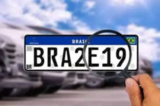 Aprenda a consultar a placa do carro gratuitamente
