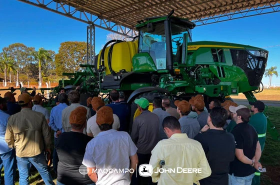 Maqcampo apresenta nova série 400R da John Deere