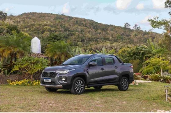 Fiat lidera vendas e Strada bate recorde em outubro