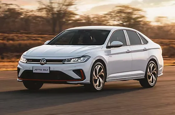 Jetta 2026: sedã esportivo da VW chega renovado ao Brasil