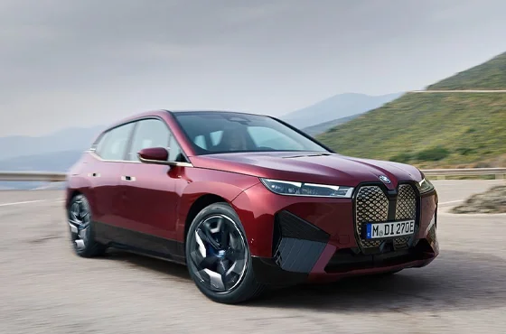 Elétrico BMW iX no Brasil: tudo sobre o SUV premium